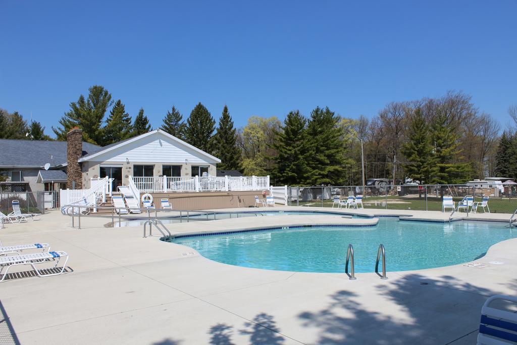 Plymouth Rock Camping Resort Rustic Cabin Elkhart Lake Exteriör bild